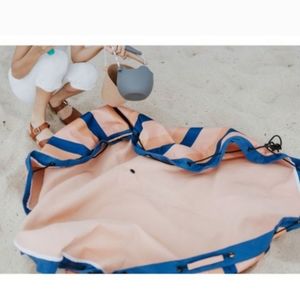 Play and go outdoor toy storage bag with stripes